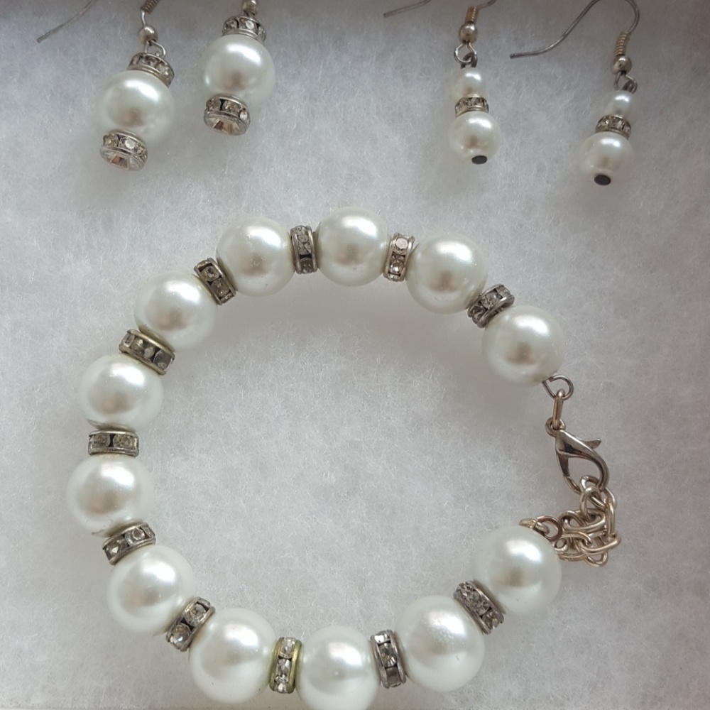 New Handmade Set of 3 Pearl Beaded Bracelet and Earrings rhinestone diamond - Picture 1 of 4